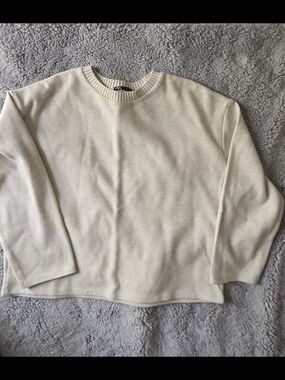ZARA Neutral Cream Ribbed Crewneck Sweater